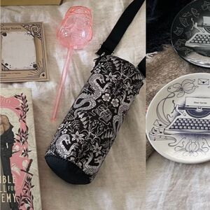 Illumicrate Black & White Ruhigburg Expedition Water Bottle Bag NWT